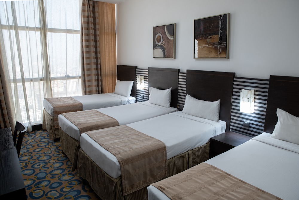 Quadruple Room - Photo 3