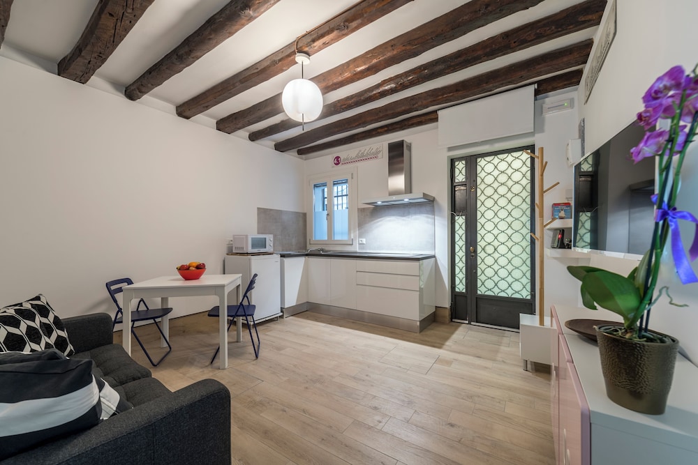 Appartamento al traghetto S.Croce 672/A photo 1