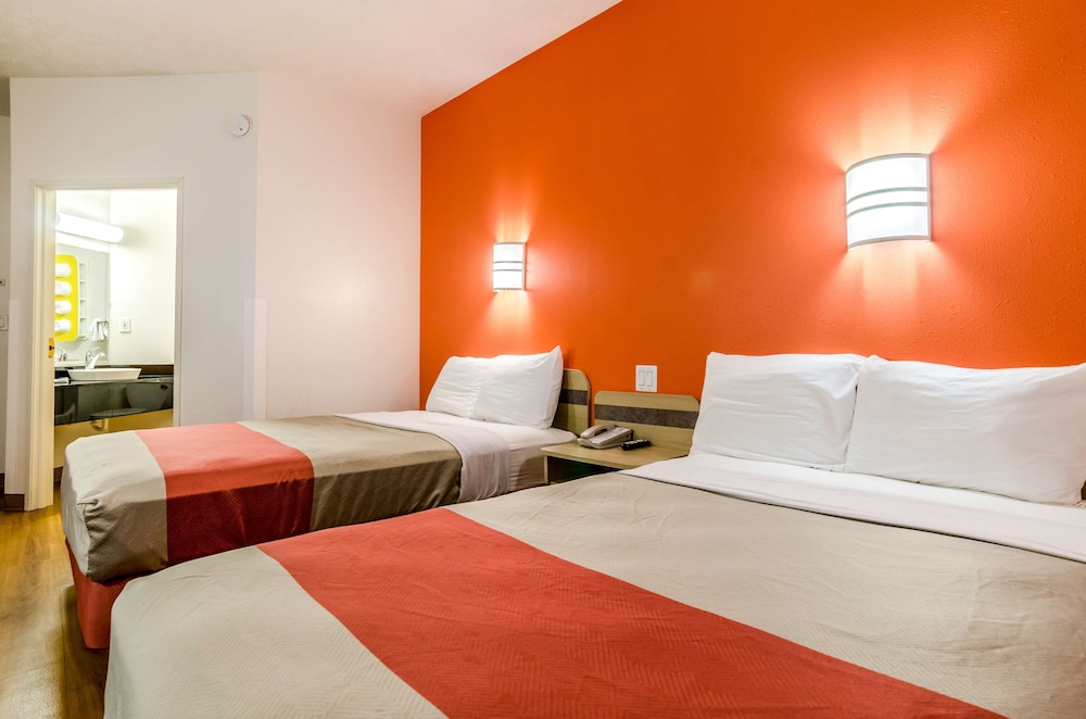 Standard Room, 2 Double Beds, Non Smoking - Photo 3