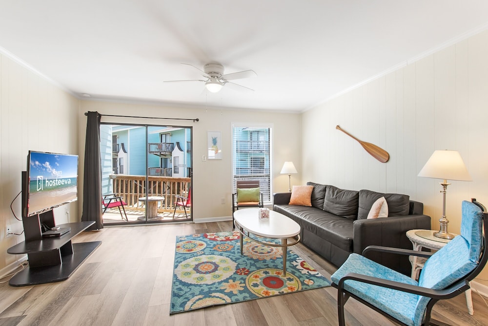 Deluxe Condo, 2 Bedrooms, Non Smoking, Pool Access