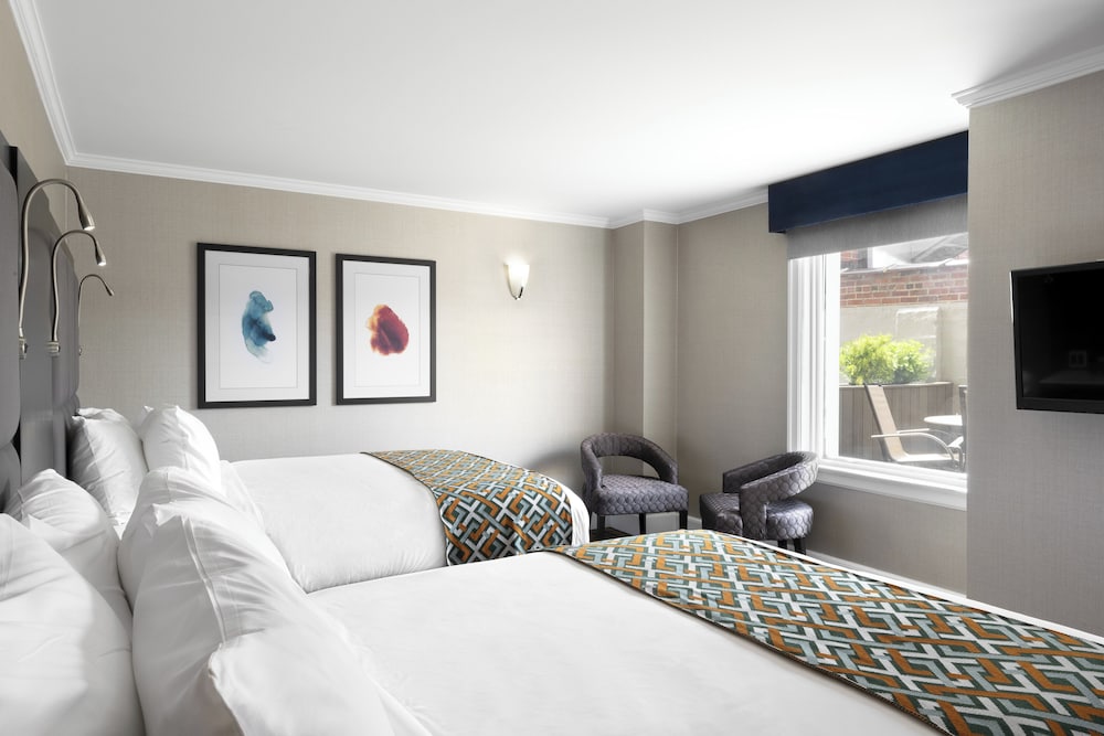Standard Room, 2 Queen Beds (Private Access to Patio) photo 2