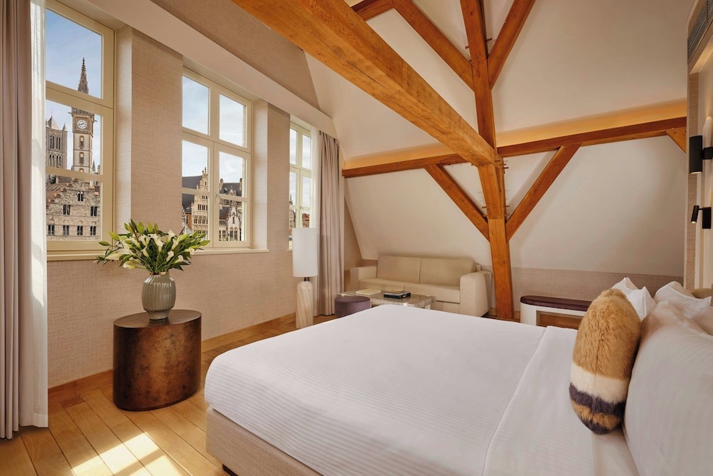 Premium Room, 1 King Bed photo 1