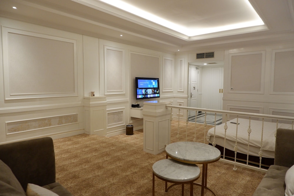 Royal Suite photo 3