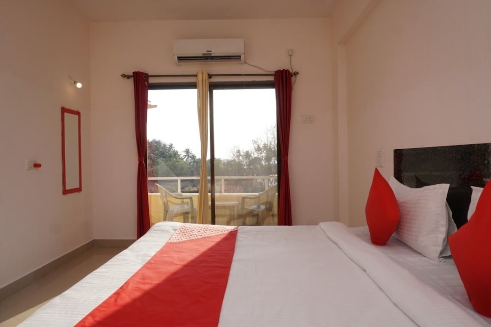 Deluxe Room (AC)