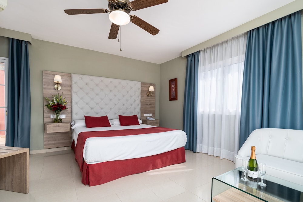 Superior Room, Terrace, Partial Ocean View - Photo 8