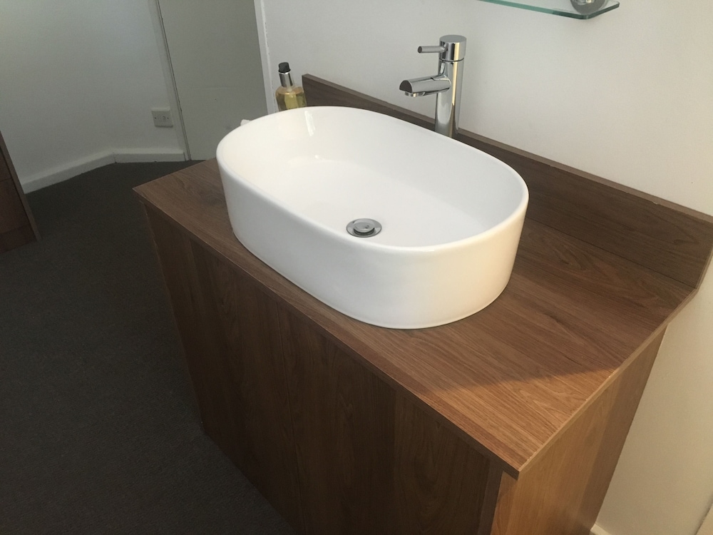 Single Room, Ensuite photo 3