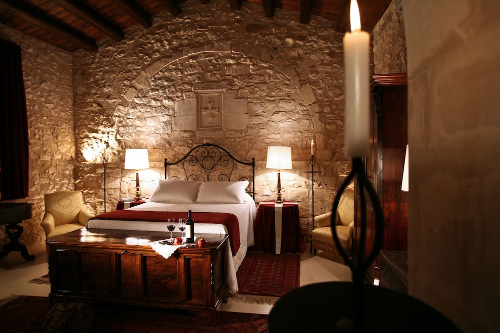 Presidential Suite, 1 Queen Bed, Hot Tub, Garden Area