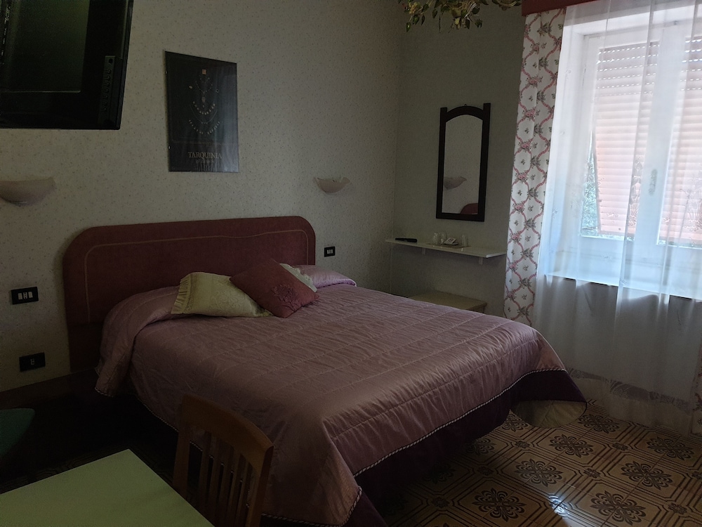 Standard Double Room photo 2