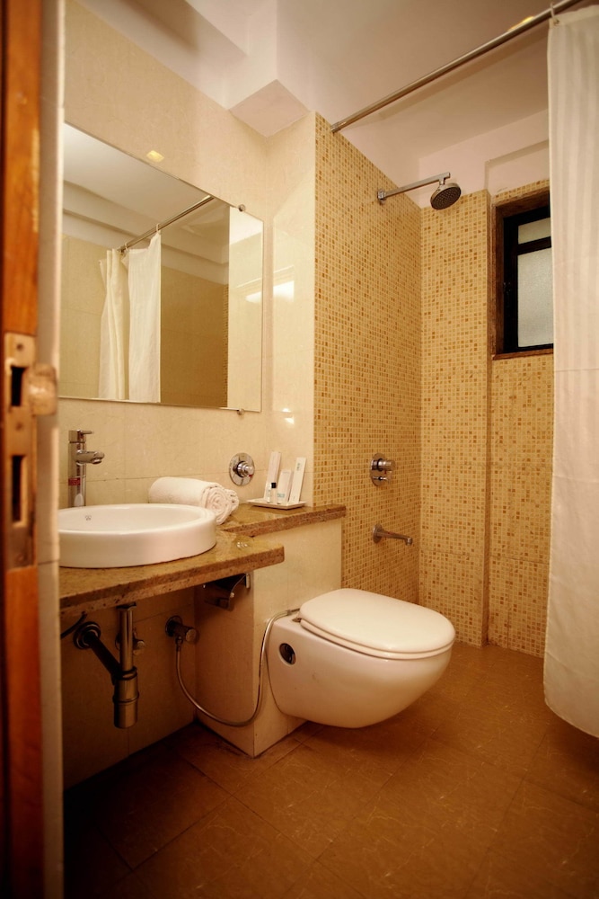 Deluxe Room - Photo 12