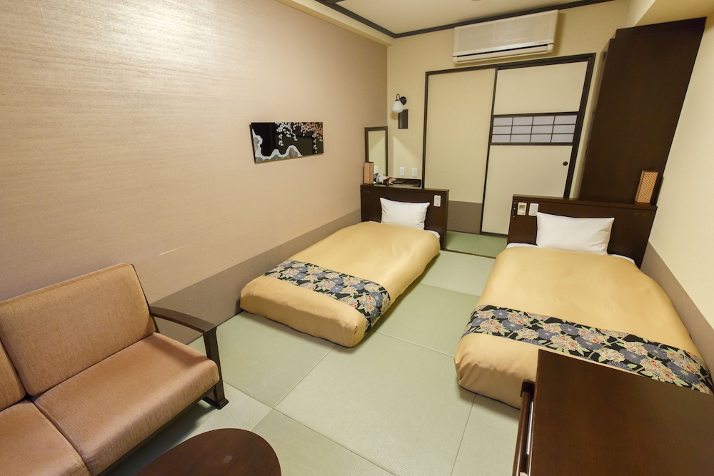 Twin Room, Non Smoking - Photo 4