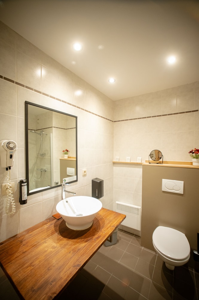 Executive Room - Photo 6