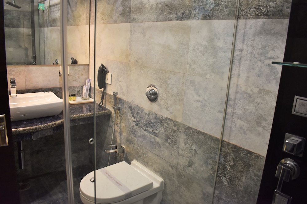 Executive Suite, 1 Bedroom, Non Smoking, City View photo 2