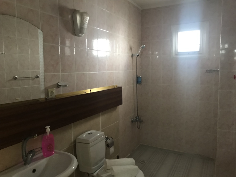 Basic Suite, 2 Bedrooms, Balcony, Beach View photo 2