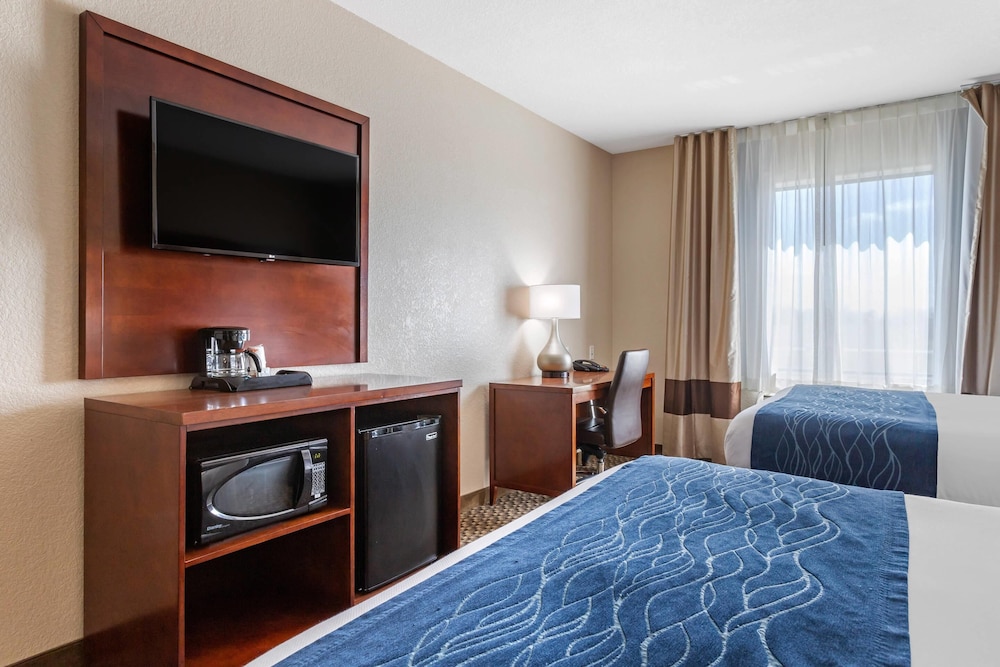 Room, 2 Queen Beds, Non Smoking - Photo 2