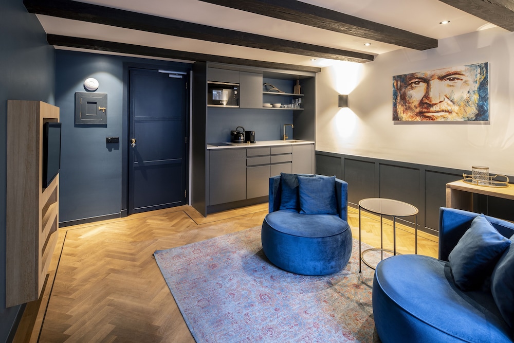 Signature Suite (Hemingway) photo 1
