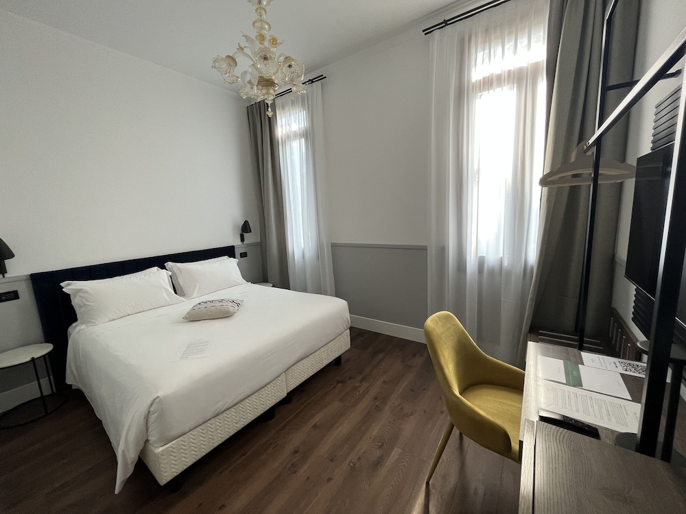 Comfort Room photo 2