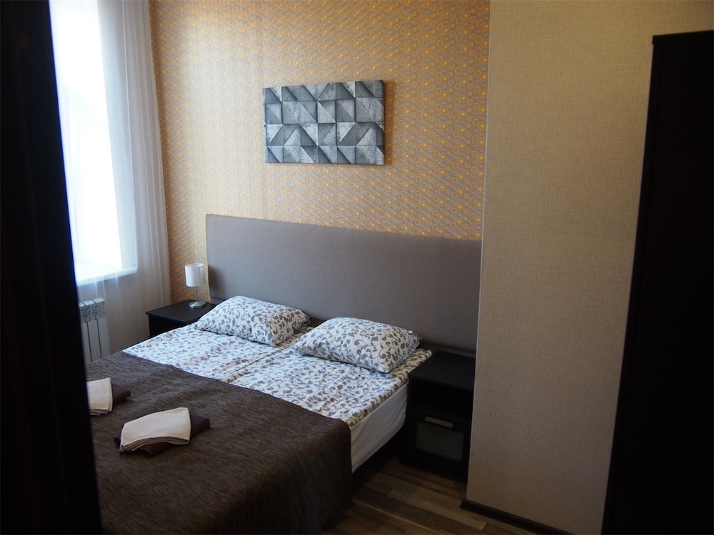 Studio, 2 Bedrooms, Kitchenette