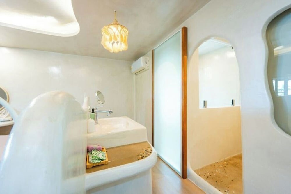Beachfront Cave Family 2 Bedrooms - Photo 21