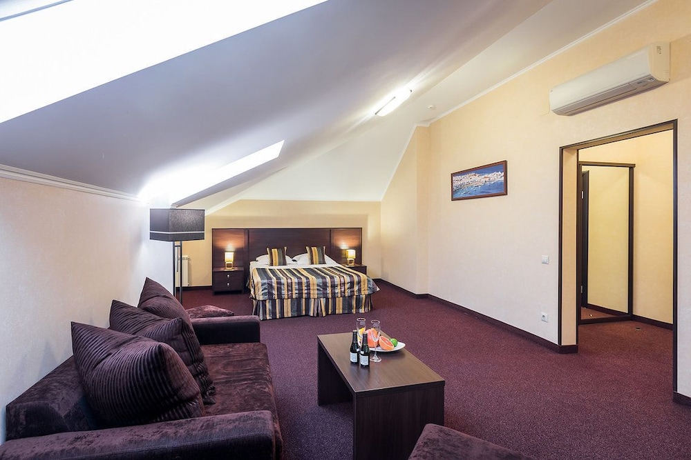 Junior Suite (Attic) photo 3