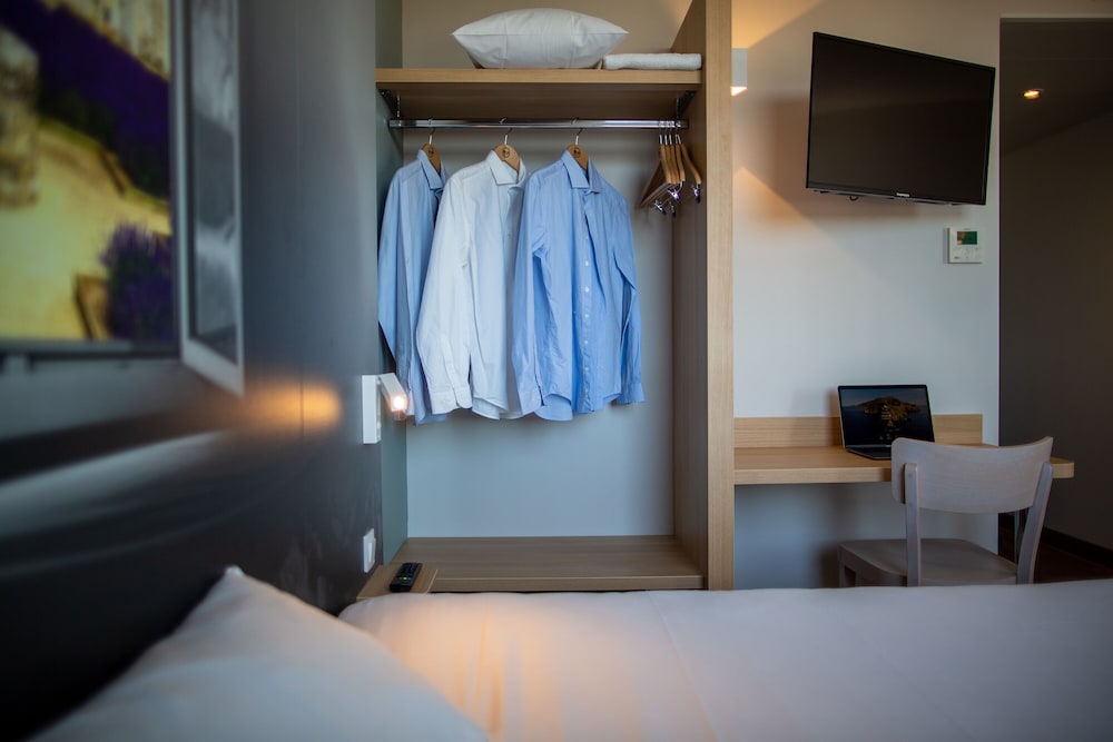 Twin Room, Non Smoking photo 2