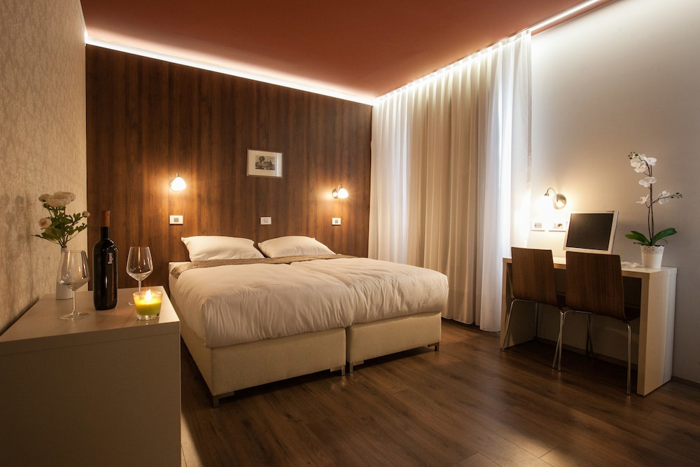 Triple Room - Photo 1