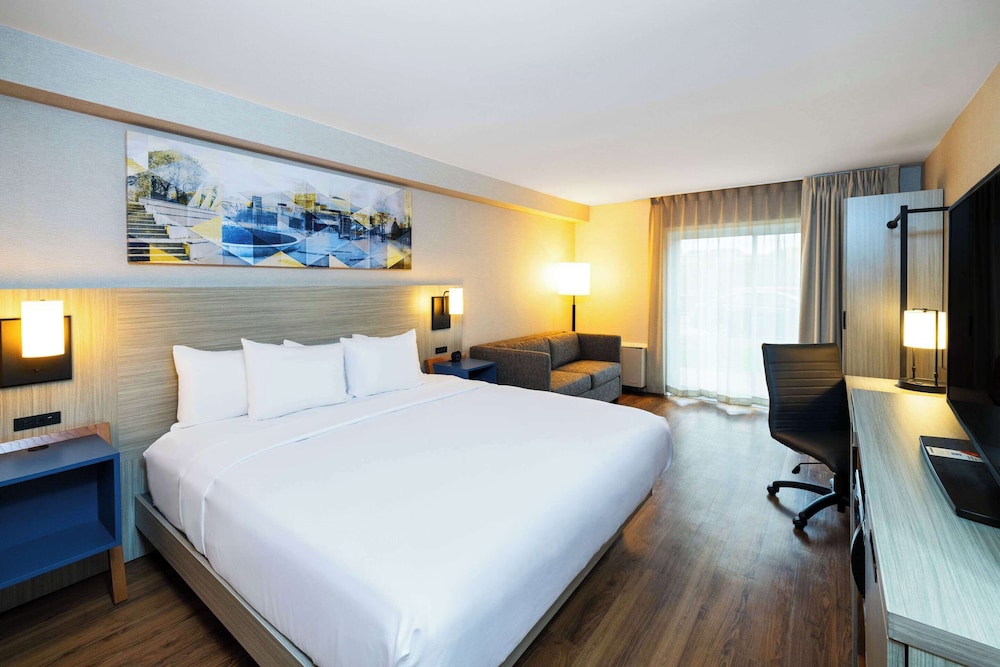 Room, 1 King Bed, Non Smoking - Photo 1