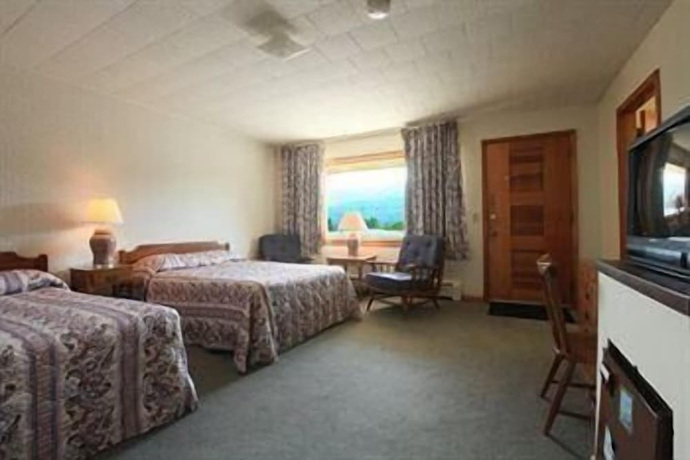 Deluxe Room, 2 Queen Beds photo 1