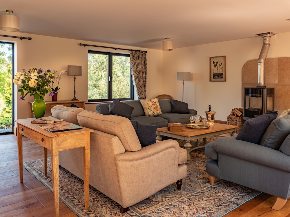 Double Room (Entresol)