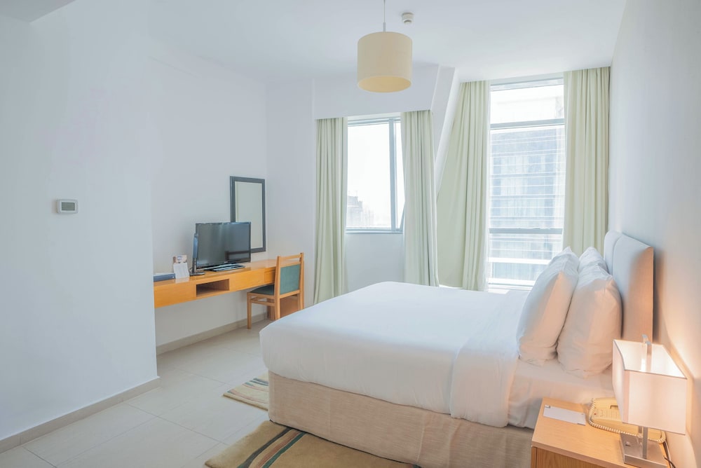 36 hours Staycation -Classic Studio with Early c/in (6am) Late c/out (6pm) 20 pct off on Spa, F&B photo 3