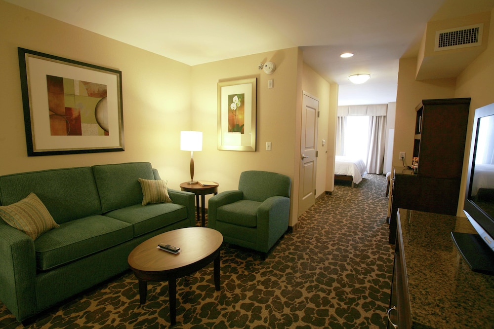 Junior Suite, 1 King Bed, Accessible - Photo 1