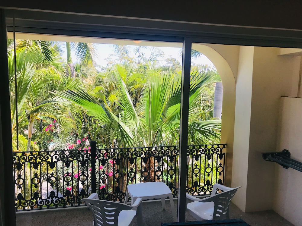 Junior Suite, 2 Double Beds, Garden View photo 3