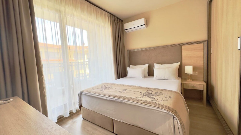 Family Suite, 1 Bedroom, Park View photo 1