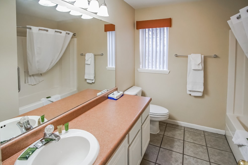 Condo, 2 Bedrooms, Kitchen photo 3
