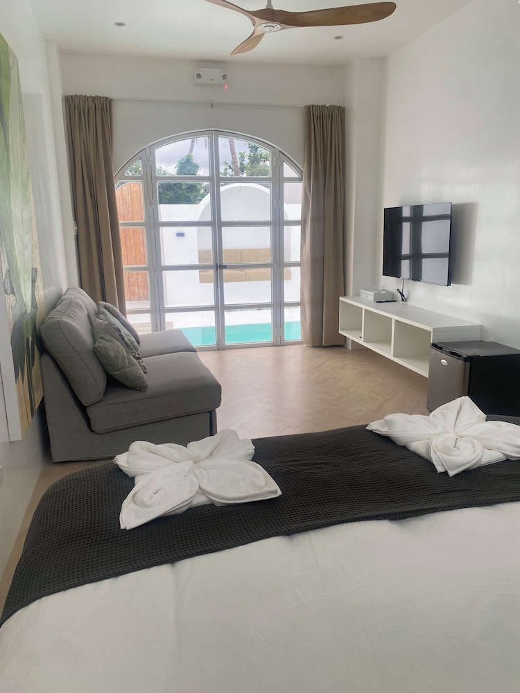 Deluxe Suite, Patio photo 2