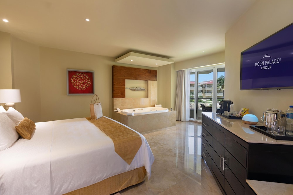 Superior Governor Suite
