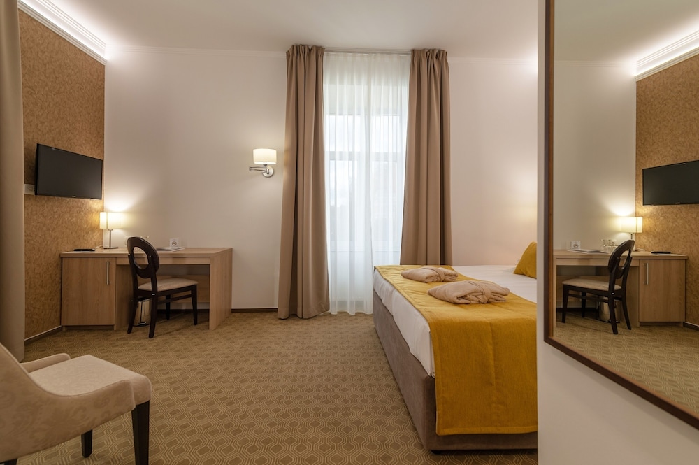Comfort Double Room, Park View photo 3