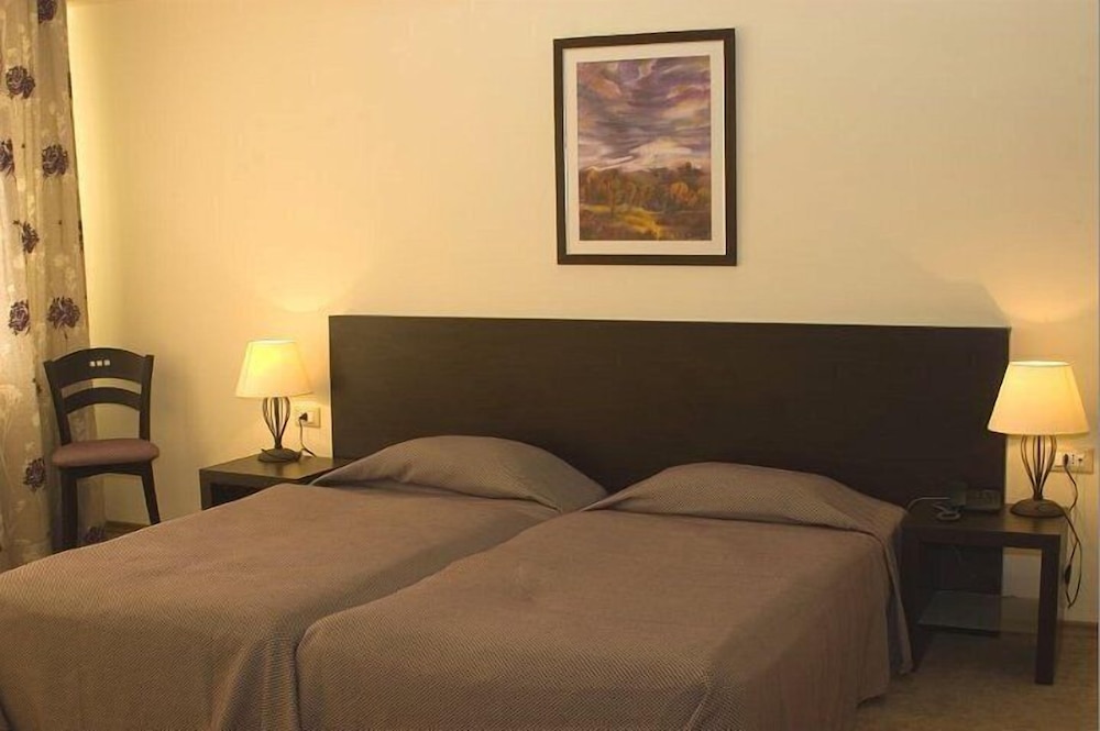 Comfort Twin Room, 2 Twin Beds photo 3