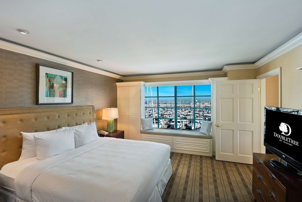 Presidential Suite, 1 King Bed, Marina View photo 1