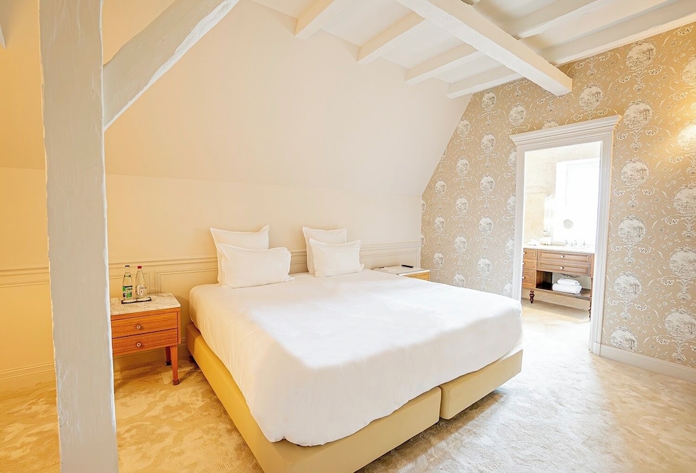 Premium Room, 1 King Bed With Sofa Bed, Garden View photo 1
