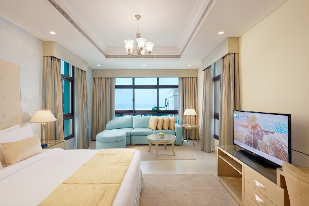 Seashell Paradise Five Bedroom Suite