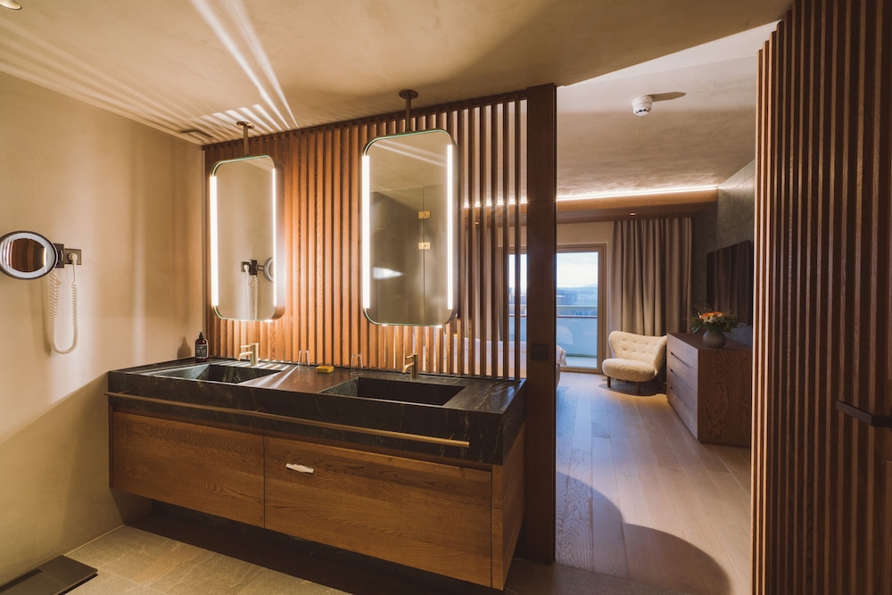 Deluxe Suite photo 3