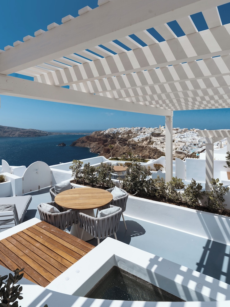 The Artisan's Suite with Hot Tub & Caldera View - Photo 11