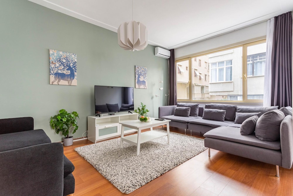 Apartment photo 1