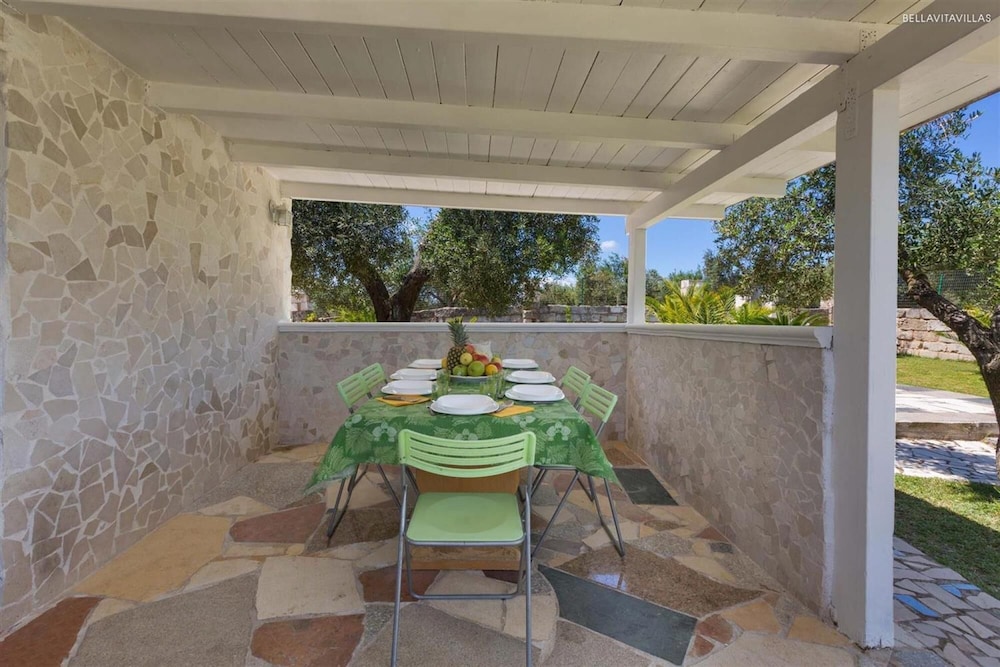 Villa photo 3