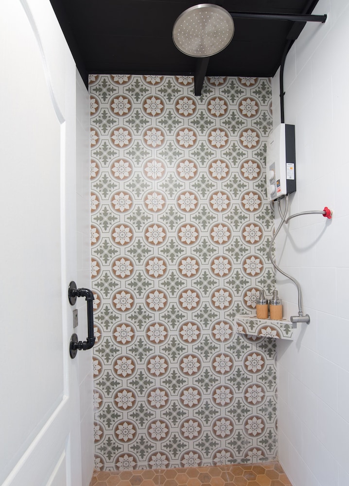 Triple Aircon Room with Shared bathroom photo 3