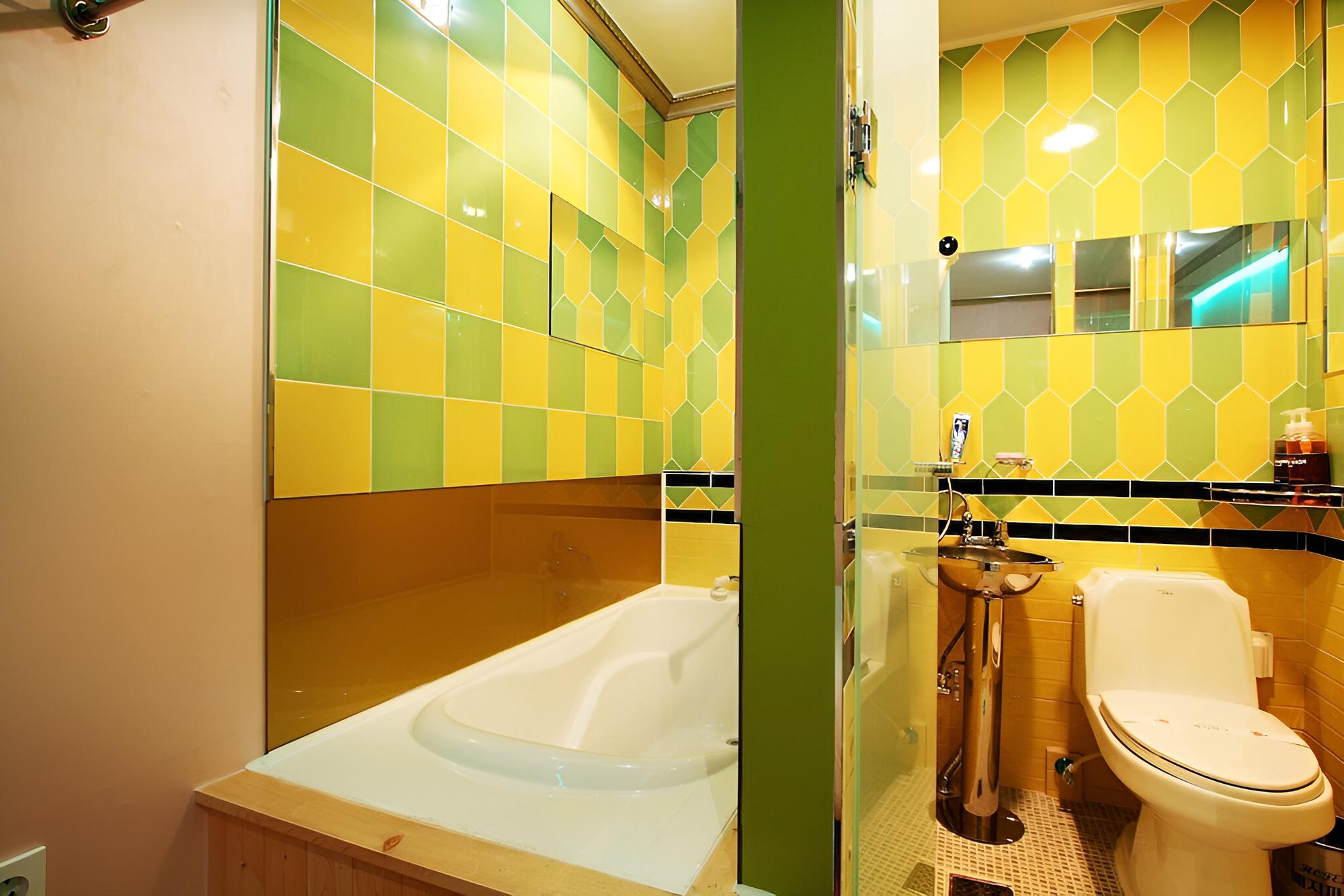 Room (Standard Room) - Photo 5