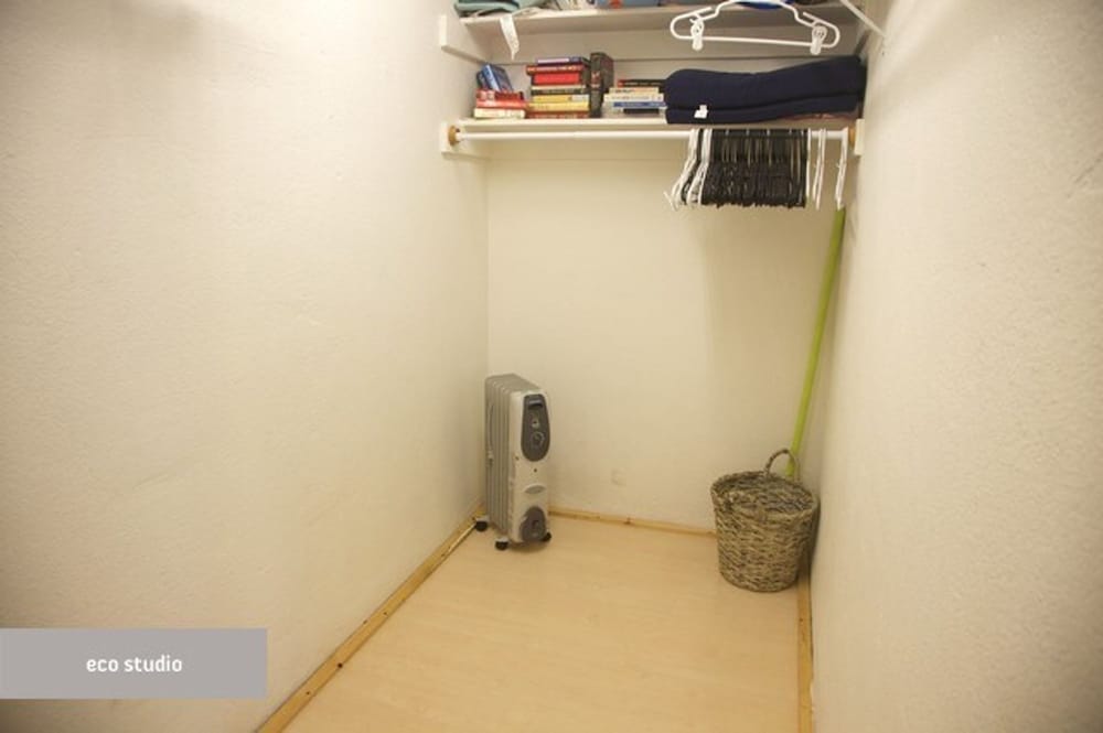 South Park 1 House 2 Full Apartments w Laundry, Photo 29