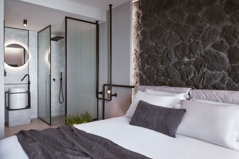 Family Two Bedroom Suite with Outdoor Private Pool and Panoramic View