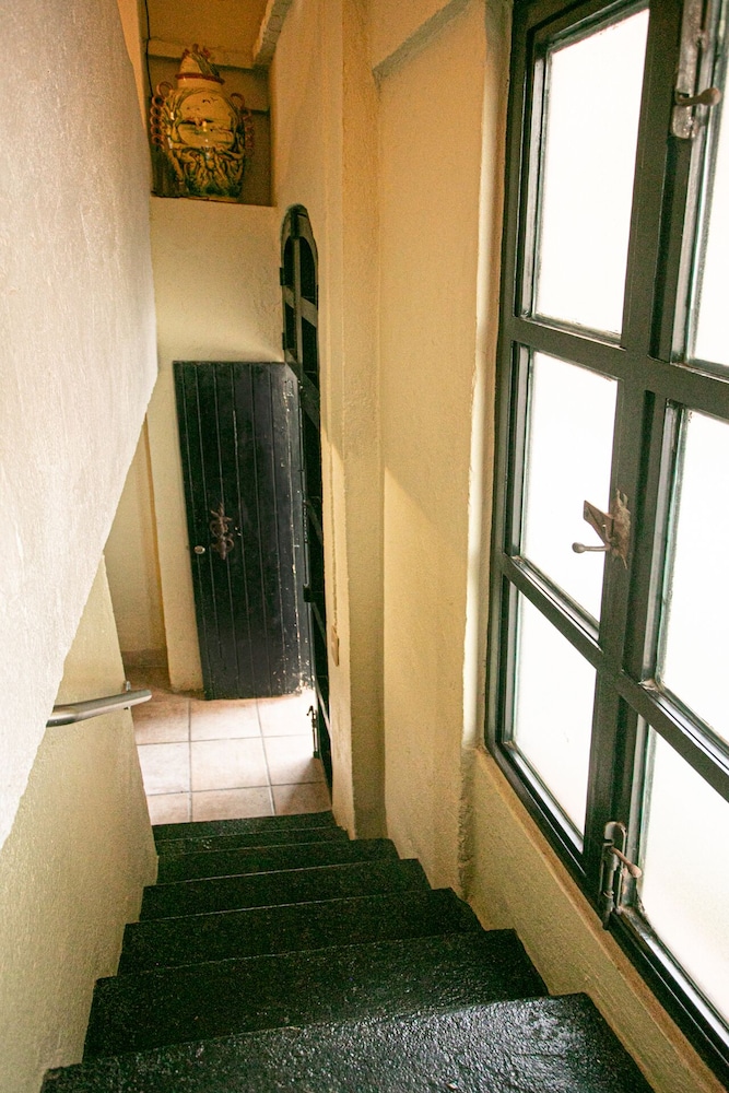 Standard Studio Suite, 1 Bedroom,  Ground Floor (Jessica) photo 3