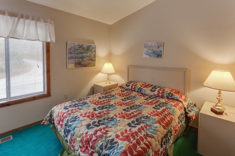 Basic Chalet, 2 Bedrooms photo 2
